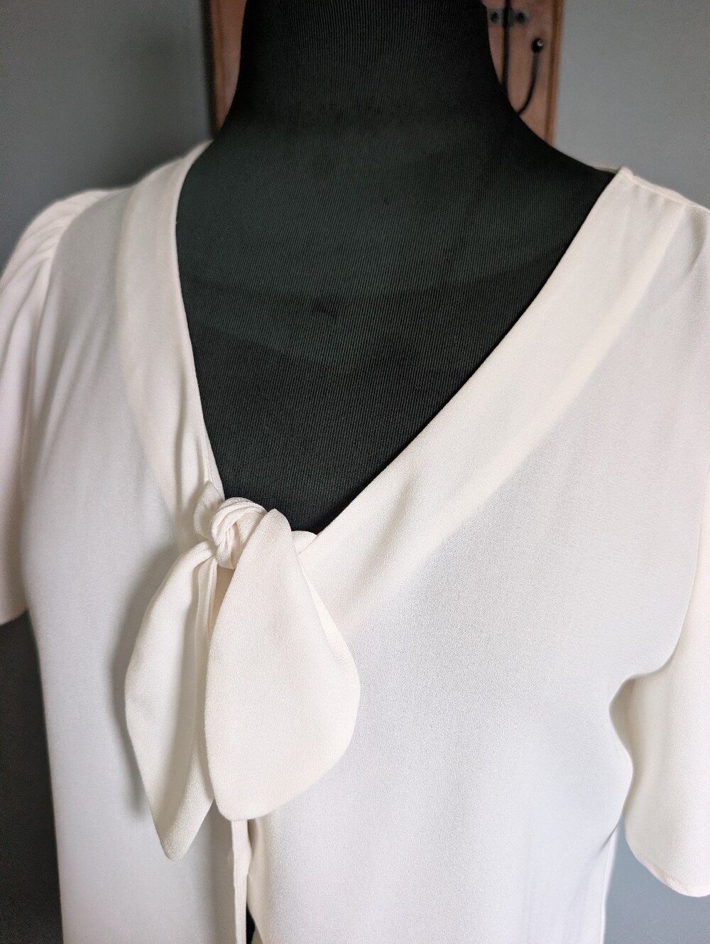 Lauren Conrad Flutter Sleeve Cream Tie-Neck Blouse - Picture 3 of 12